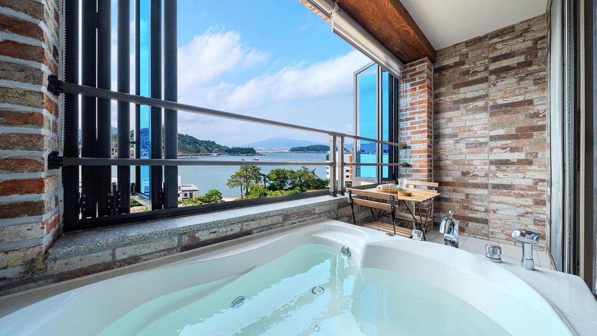Yeosu View Foret Pension מראה חיצוני תמונה
