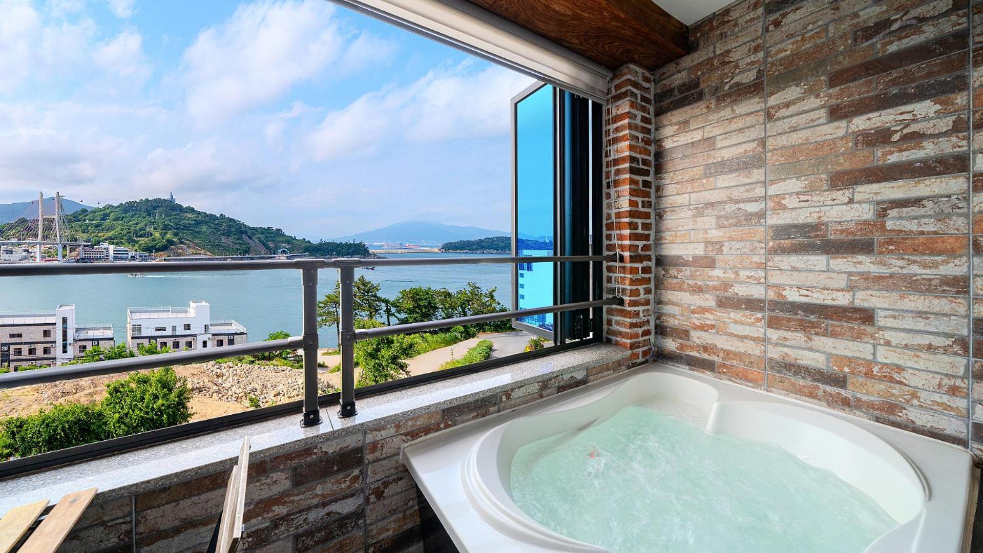 Yeosu View Foret Pension מראה חיצוני תמונה